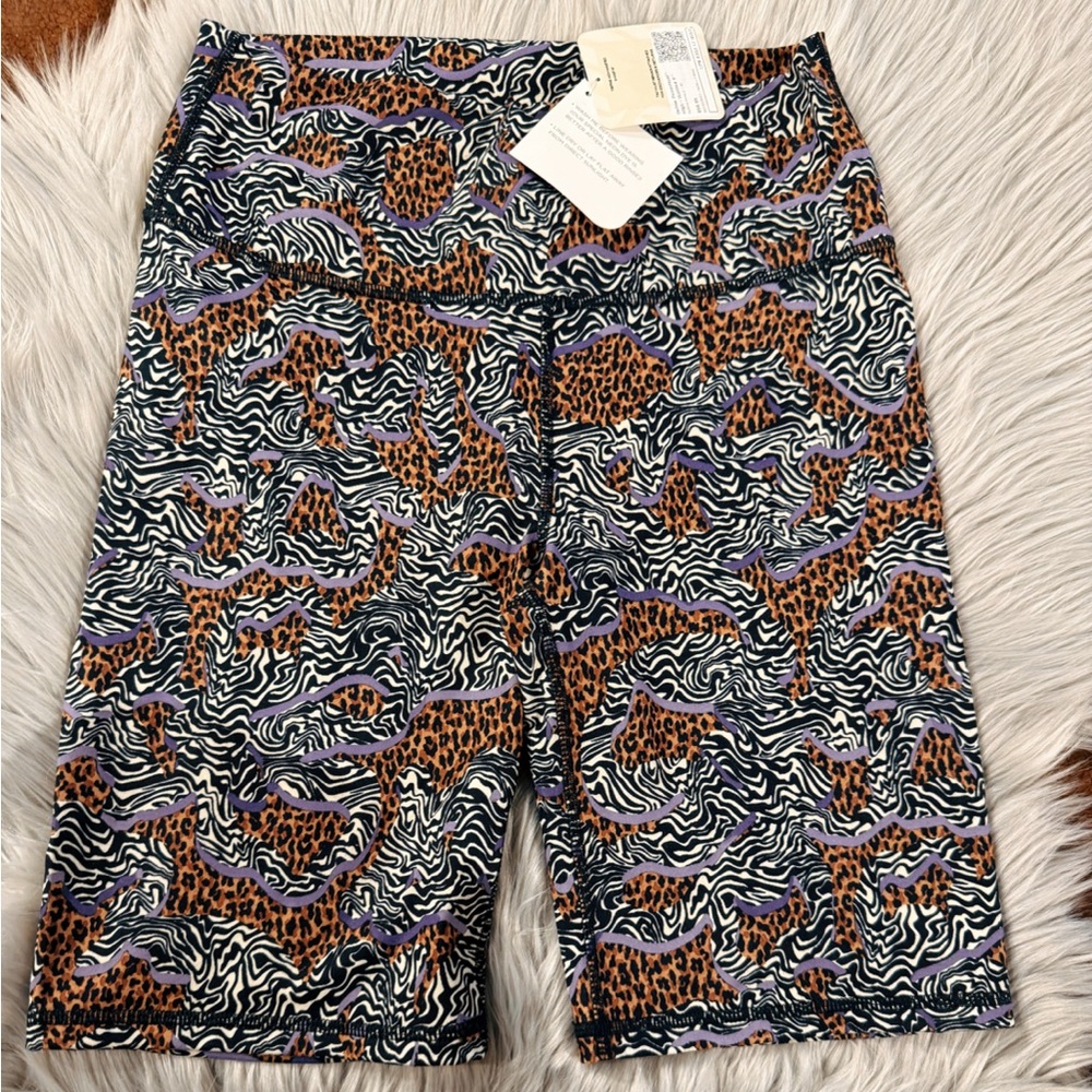 Fabletics 9” define high waisted bike short NWT